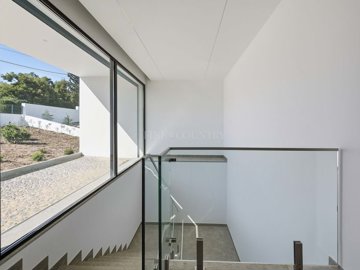 2104-369828-14d4e763c151089fe37f379b2f9be1ace