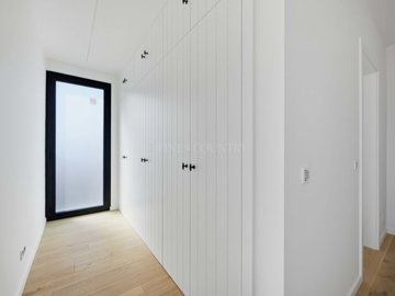 2104-369828-14d4e763c151089fe37f379b2f9be1ace