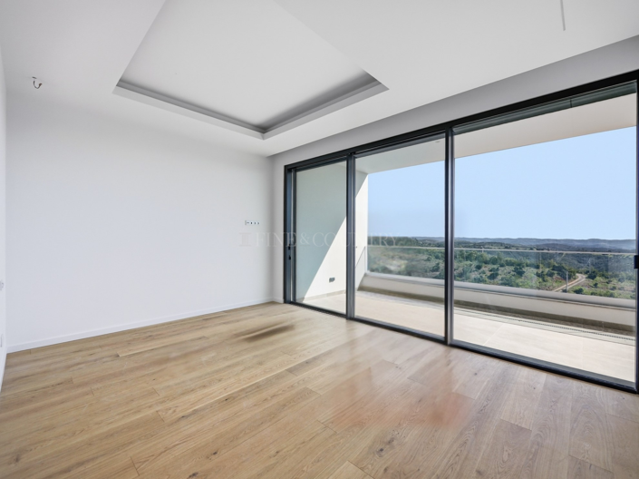 Image No.7-4 Bed Property for sale