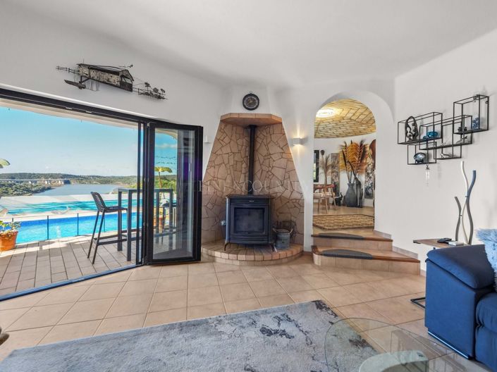 Image No.10-3 Bed Property for sale