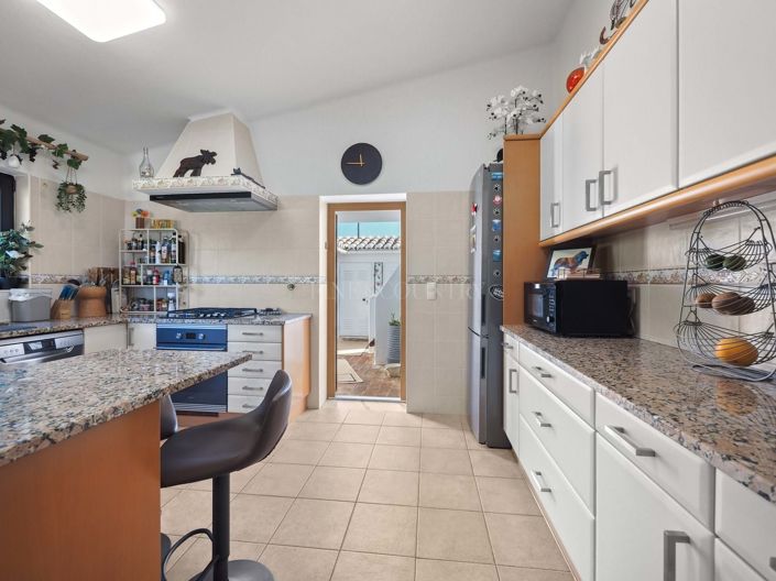 Image No.14-3 Bed Property for sale