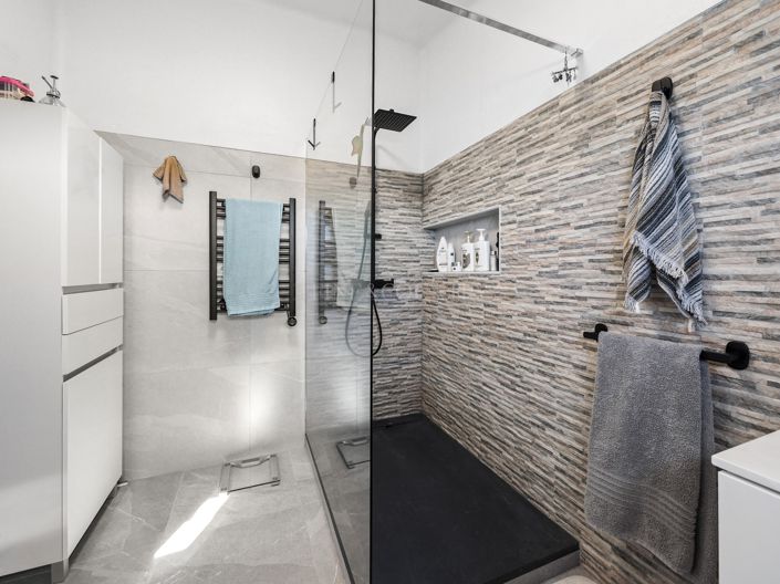 Image No.23-3 Bed Property for sale