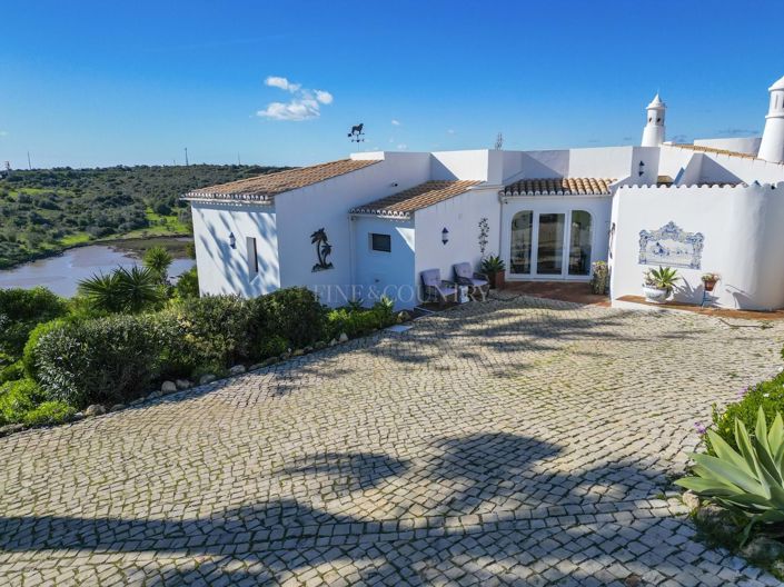 Image No.42-3 Bed Property for sale