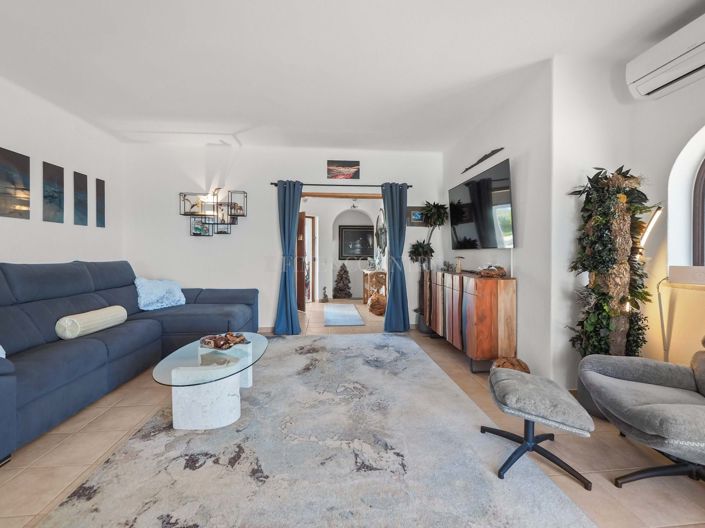 Image No.8-3 Bed Property for sale