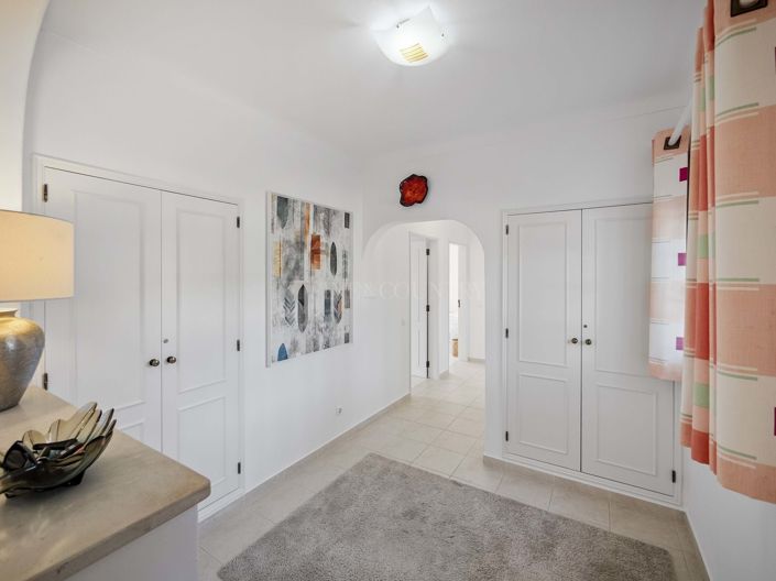 Image No.14-4 Bed Property for sale