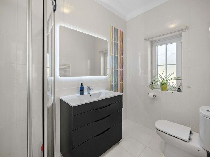 Image No.24-4 Bed Property for sale