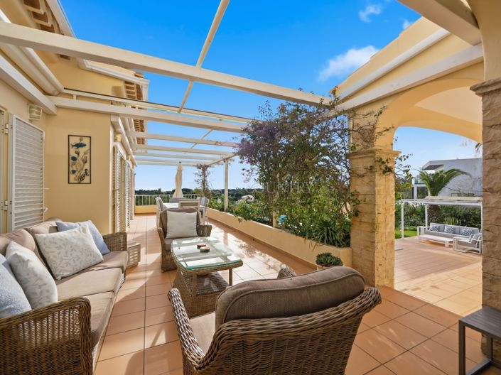 Image No.40-4 Bed Property for sale