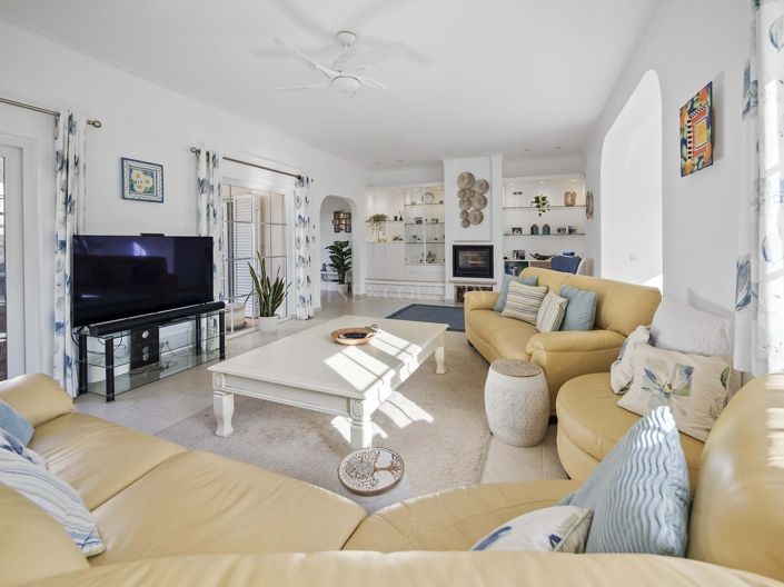 Image No.5-4 Bed Property for sale