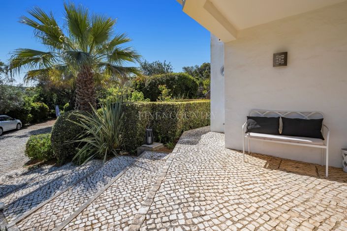 Image No.42-3 Bed Property for sale