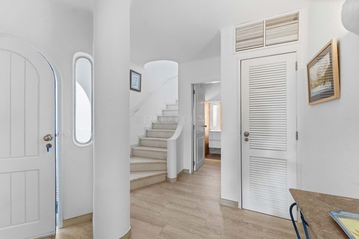 Image No.17-3 Bed Villa for sale