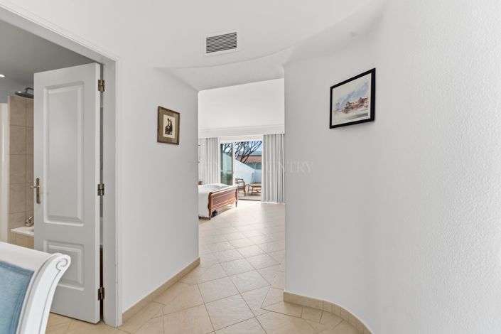 Image No.19-3 Bed Villa for sale