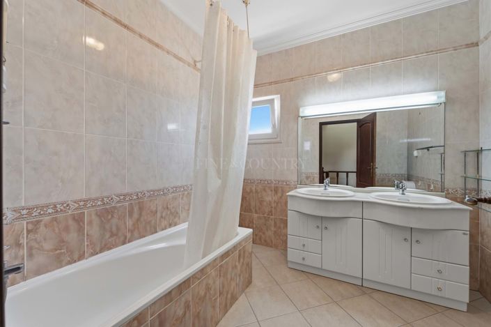 Image No.22-Maison de ville de 4 chambres à vendre à Albufeira