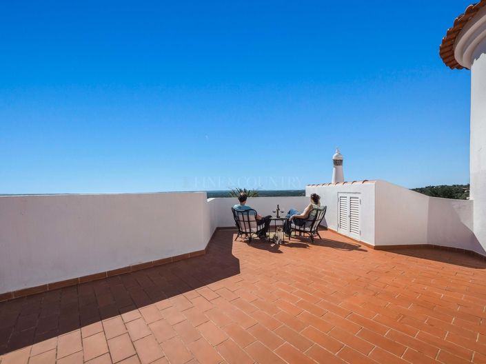 Image No.26-3 Bed Property for sale