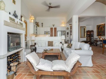 2104-371498-14d4e763c151089fe37f379b2f9be1ace