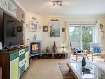 2104-371733-14d4e763c151089fe37f379b2f9be1ace