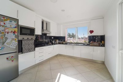 2104-372252-14d4e763c151089fe37f379b2f9be1ace