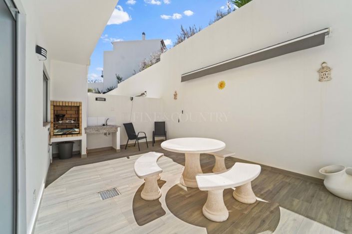 Image No.10-4 Bed Villa for sale