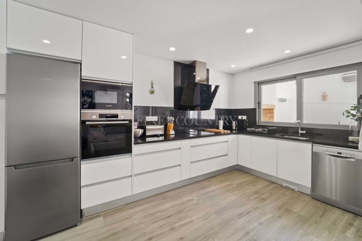 Image No.3-4 Bed Villa for sale