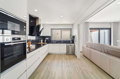 2104-372339-14d4e763c151089fe37f379b2f9be1ace