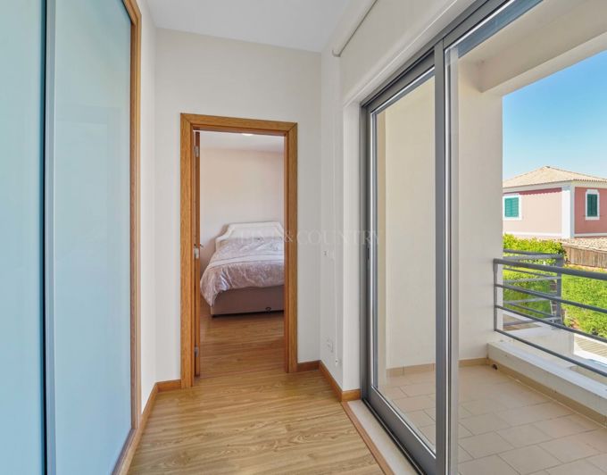 Image No.25-4 Bed Villa for sale