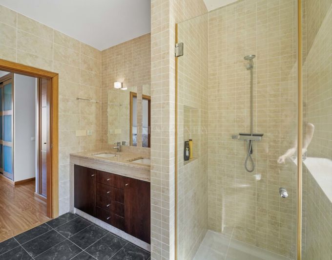 Image No.30-4 Bed Villa for sale