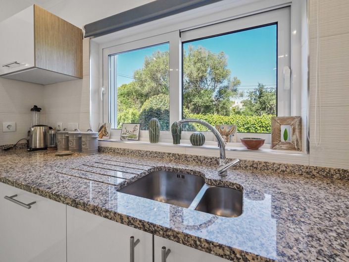 Image No.11-3 Bed Property for sale