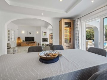 2104-372354-14d4e763c151089fe37f379b2f9be1ace