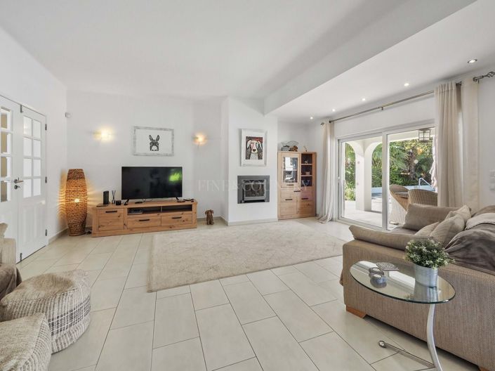 Image No.4-3 Bed Property for sale