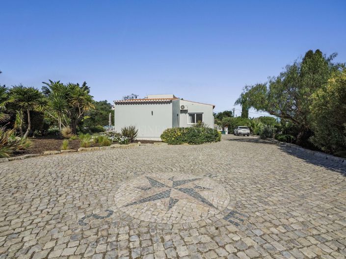 Image No.43-3 Bed Property for sale