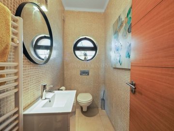 2104-372350-14d4e763c151089fe37f379b2f9be1ace