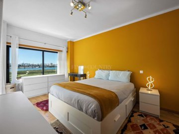 2104-372350-14d4e763c151089fe37f379b2f9be1ace