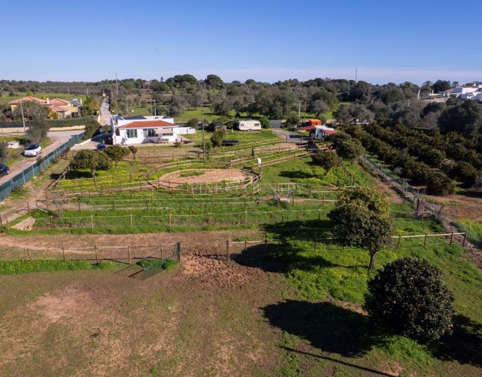 Image No.22-2 Bed Farmhouse for sale