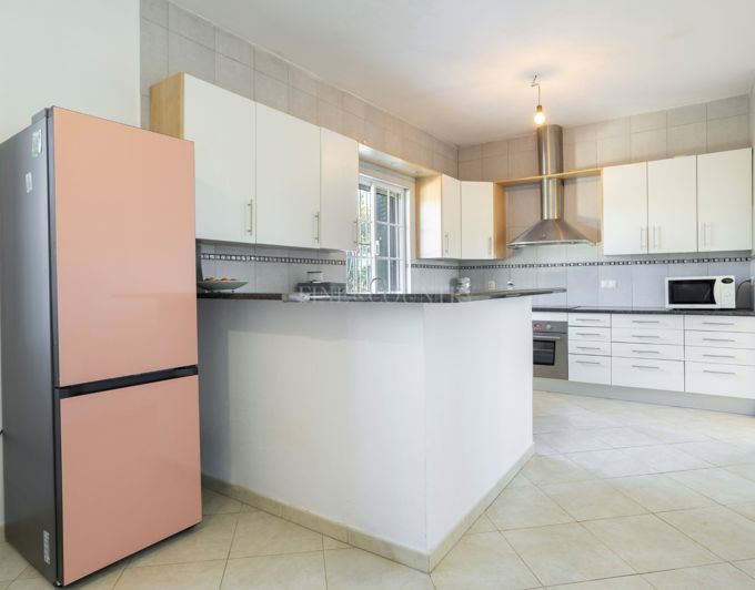 Image No.8-2 Bed Farmhouse for sale