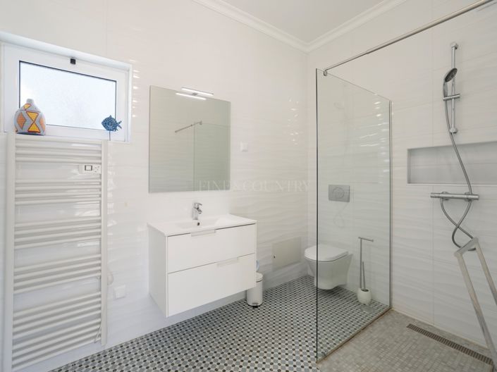 Image No.19-3 Bed Villa for sale