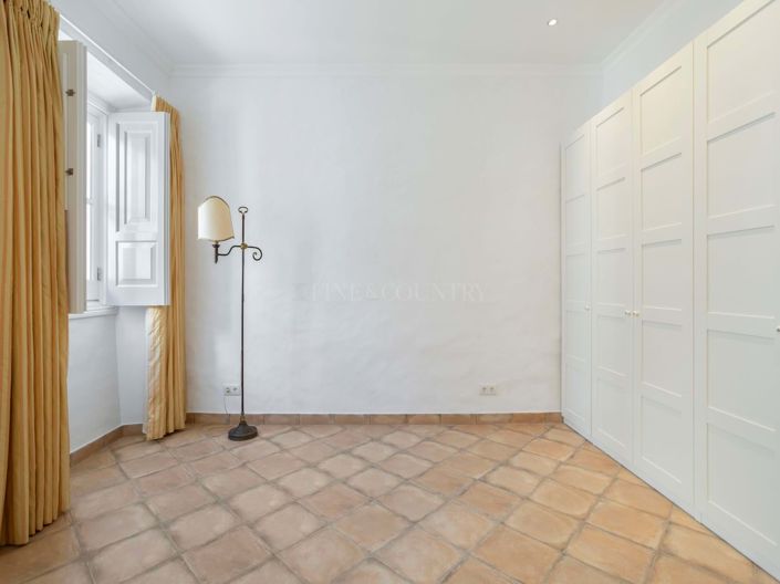 Image No.24-1 Bed Townhouse for sale