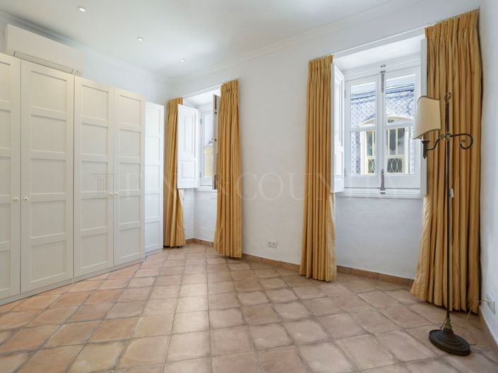 Image No.26-1 Bed Townhouse for sale