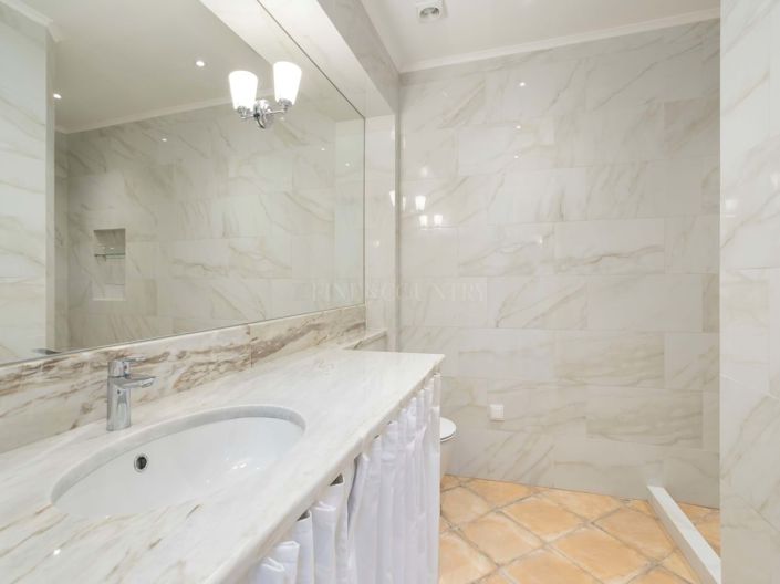 Image No.26-1 Bed Townhouse for sale