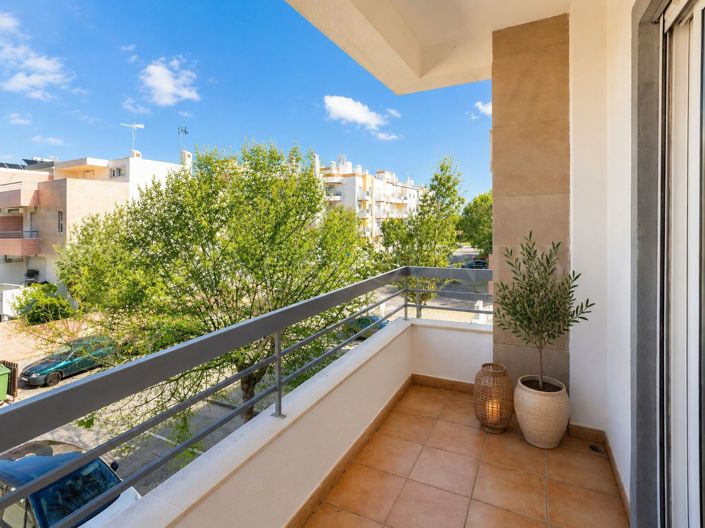 Image No.12-3 Bed Townhouse for sale