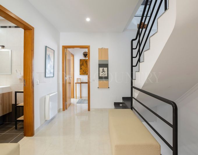 Image No.26-3 Bed Townhouse for sale