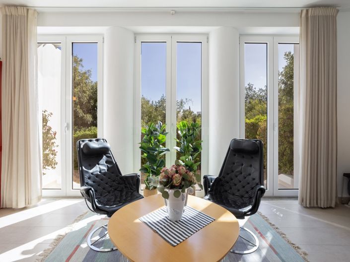 Image No.2-4 Bed Villa for sale