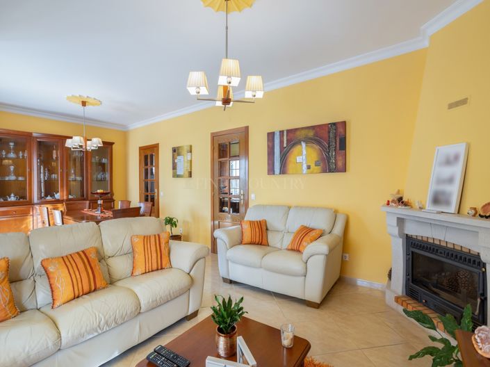 Image No.10-4 Bed Semi-Detached for sale