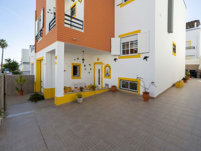 Image No.6-4 Bed Semi-Detached for sale