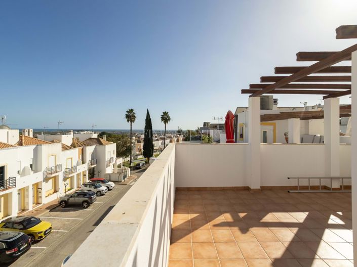 Image No.7-4 Bed Semi-Detached for sale