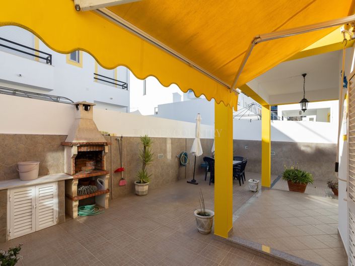 Image No.8-4 Bed Semi-Detached for sale