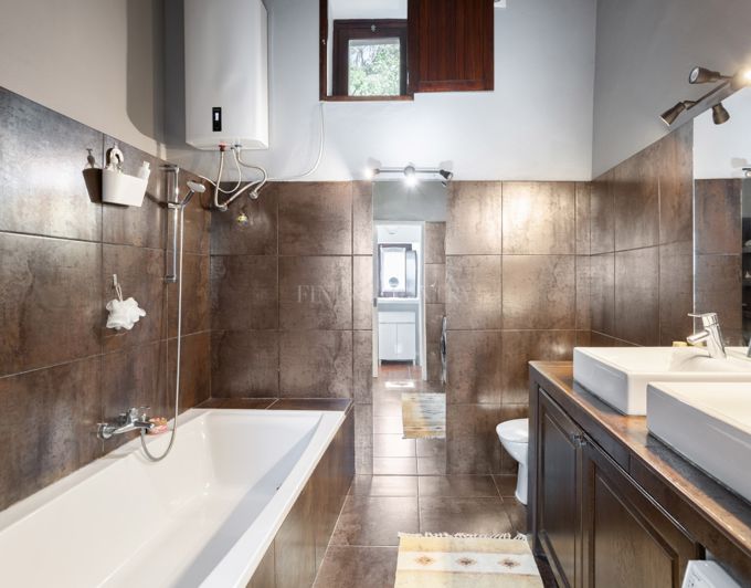 Image No.16-2 Bed Villa for sale