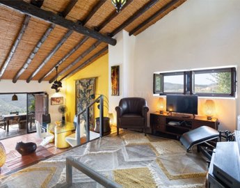 2104-369326-14d4e763c151089fe37f379b2f9be1ace