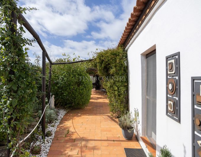 Image No.20-2 Bed Villa for sale