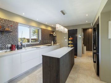 2104-370126-14d4e763c151089fe37f379b2f9be1ace