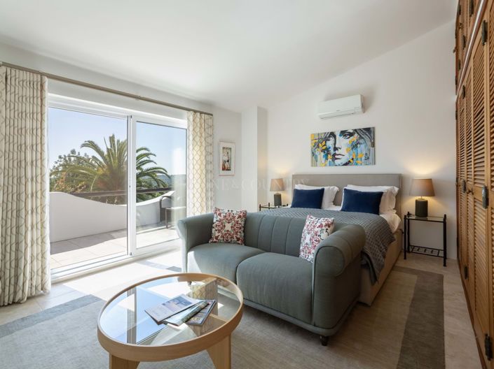 Image No.27-5 Bed Villa for sale