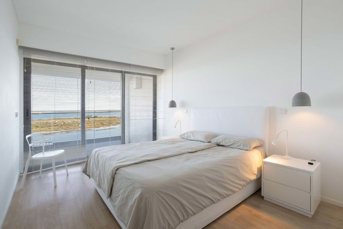 Image No.20-2 Bed Apartment for sale